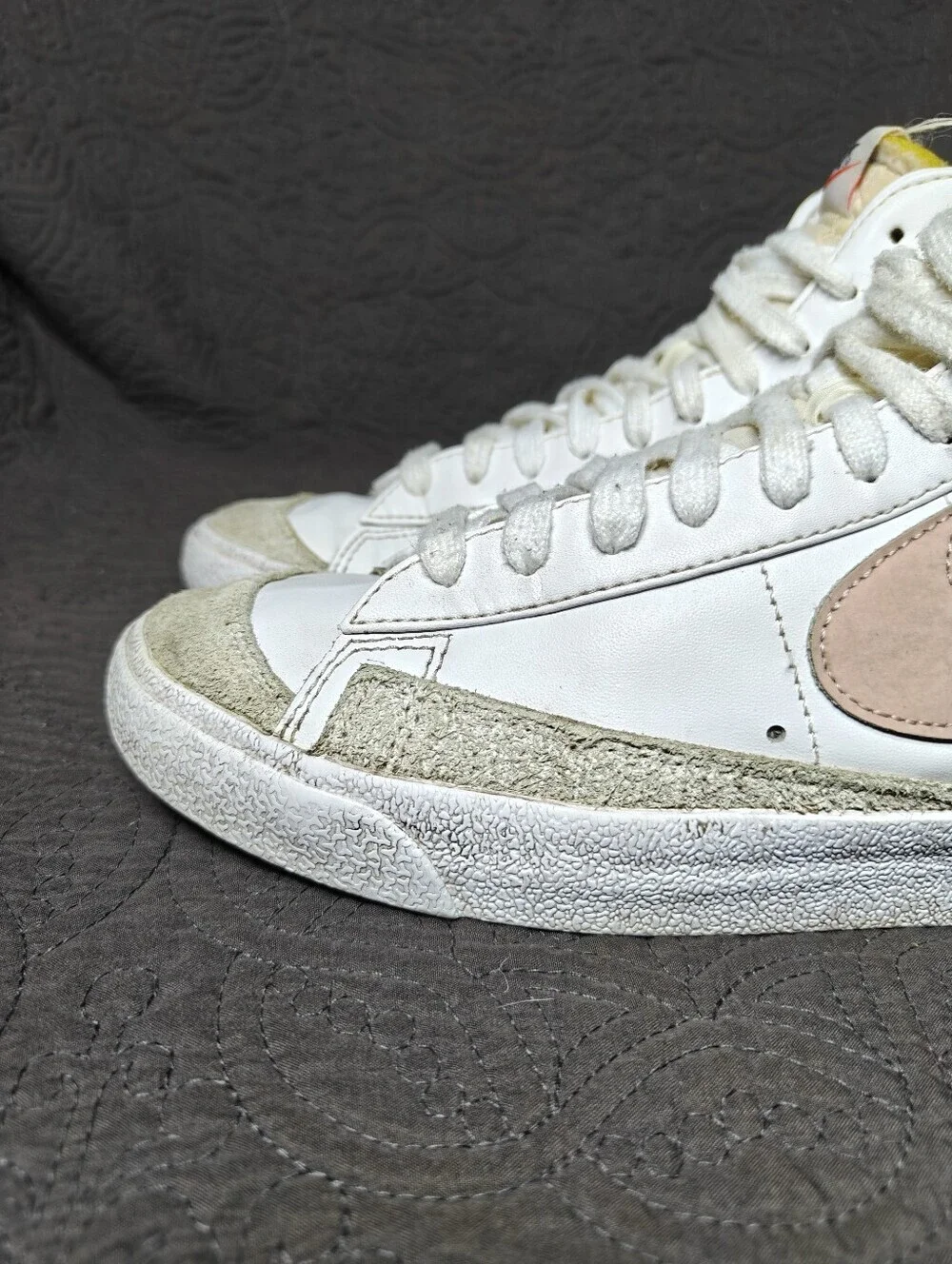 Nike Women's Blazer Mid '77 Vintage White Pink Oxford Swoosh Sneakers Size 9.5